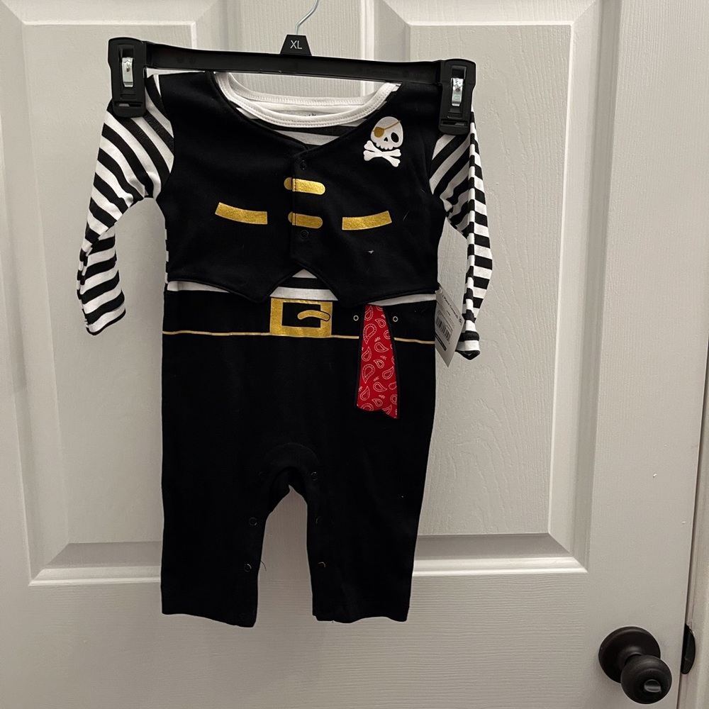 🏴‍☠️Pirate Halloween Costume Size 3-6 months 🏴‍☠️